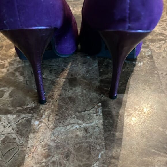 Not Just A Pump Women Shoes - Picture 4 of 7